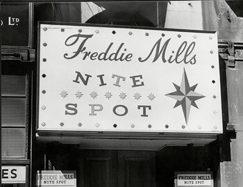 Entrada del “Nite Spot” de