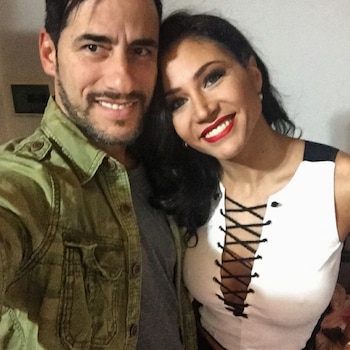 La futura mamá junto a