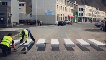 Personal de vialidad trabaja en