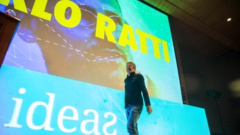 Ratti ofreció una charla en