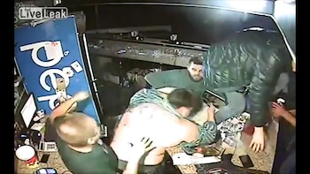 Un hombre, visiblemente ebrio, quedó