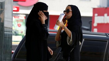 Mujeres en Arabia Saudita (Reuters)