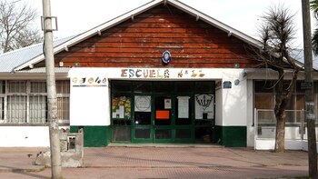 Fachada de la Escuela 37