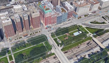 La ubicación del hotel, frente