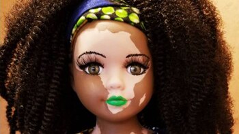 Kay Customs diseña muñecas con