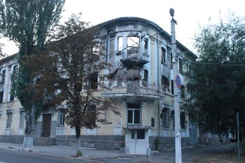 Antigua comisaría de Mariupol, con