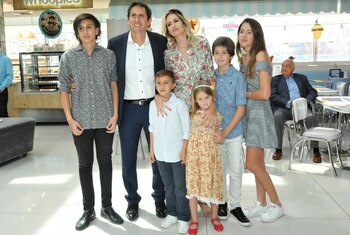 La gran familia ensamblada de Juan y Lala