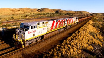 Rio Tinto cuenta con 200 locomotoras que transportan mineral de 16 minas a cuatro terminales portuarias