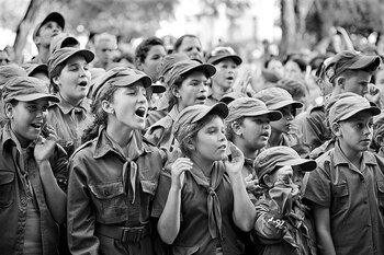Niños pioneros de Cuba