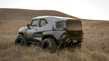 No solo es un todoterreno, es una fortaleza capaz de superar todos los obstáculos del terreno