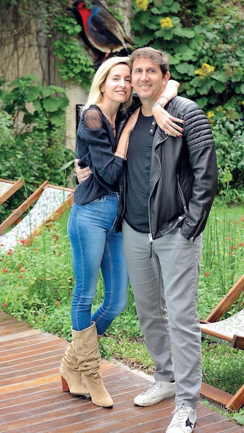 “Nuestro amor es muy importante, pero la familia que formamos es esencial. Hoy, el plan es hacer sobremesa los siete juntos” (Julio Ruíz)