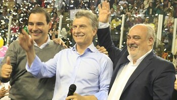 Macri junto a Valdés y Colombi