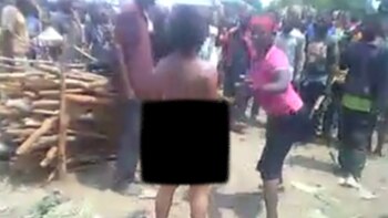 La mujer fue condenada en la plaza principal de Luebo, en una remota región del Congo. Fue violada y ejecutada a machetazos por los rebeldes que habían tomado el pueblo