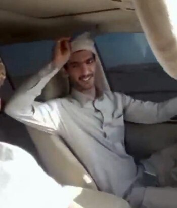 El conductor manejaba sin mirar