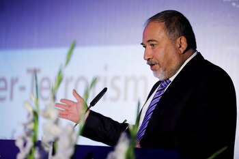 El ministro de Defensa de