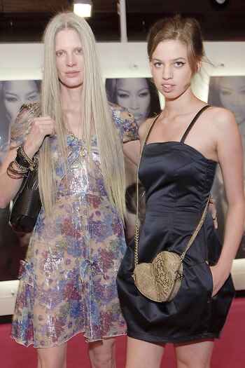 KRISTEN Y LILY MCMENAMY. Kristen