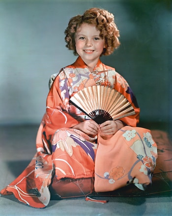 Shirley Temple, retratada luciendo un