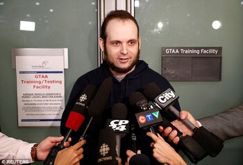 Joshua Boyle, tras arribar al