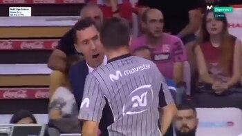 Pablo Prigioni vs árbitro