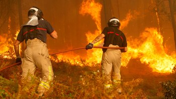 Las llamas se acercan a