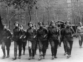 Octubre de 1917: tropas femeninas