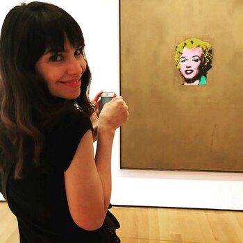 Romina también y una postal