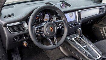 Volante deportivo multifunción y teclas