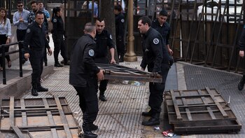 El Gobierno reforzó la seguridad en la Plaza de Mayo (Adrián Escandar)
