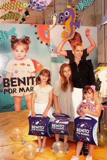 Nicole Neumann y sus hijas