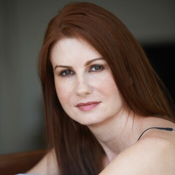 Michele Mahone, la presentadora y