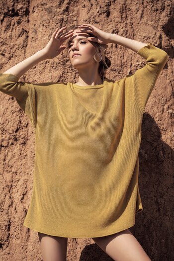 Suéter largo tejido ($ 2.780,