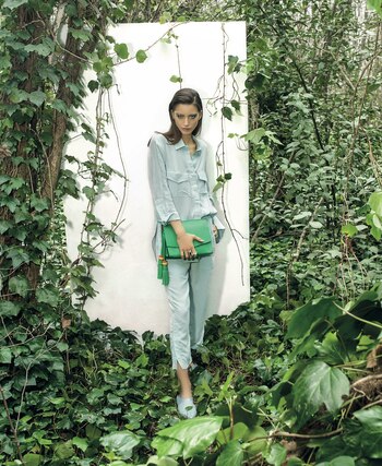 Camisa con bolsillos y pantalón