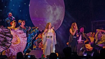 Junto a Natalia, su hermana