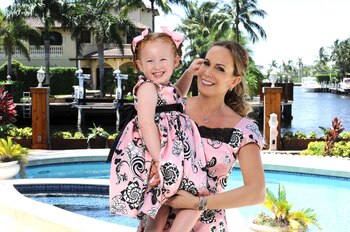 Natalia Denegri y su hija,