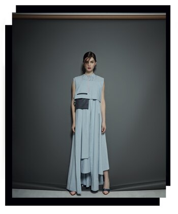 Vestido con pechera y falda