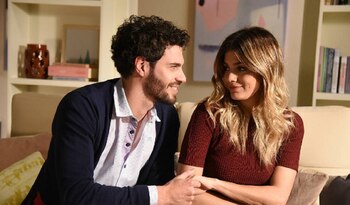 En la ficción, Carla se