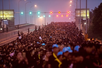 La multitud comenzó a reunirse