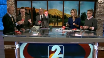 Los presentadores del programa comieron