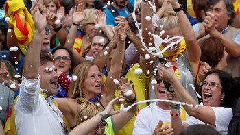 Miles de personas celebran tras