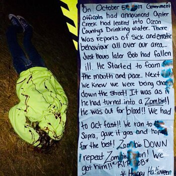 A través de una nota,