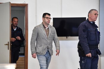 Valentino Talluto entrando a la