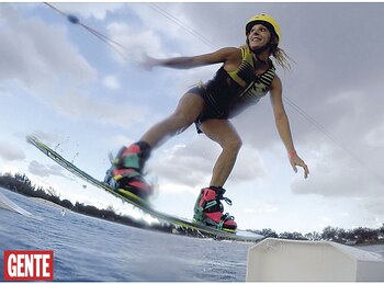 Noelia practicando wakeboard. Foto: álbum