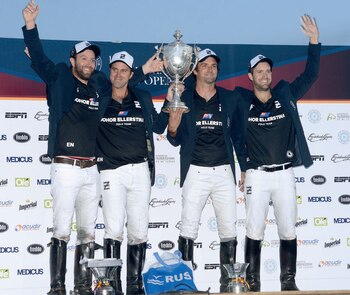 Con el saco histórico del