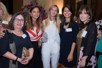 Maria Teresa Constantin (Coordinadora nacional de artes visuales de Fundación Osde); Lola Inchauspe Castanier (Directora de Mujeres Pilar); María Eugenia Botta (Socia fundadora de Marianne ), Alejandra Cordes (fundadora del Ciclo de Cine Francés Les Avant- Premieres de Green Tara Producciones Culturales) y Sofía Sanz (Consultora de marketing digital en Sofía Sanz)