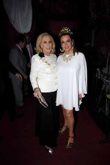 Mirtha y Marcela se divirtieron en la fiesta