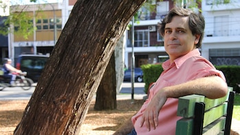 Sebastián Cuattromo y otros compañeros