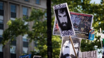 Manifestantes recuerdan a Maldonado a