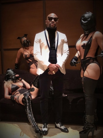 Floyd Mayweather se fotografío junto