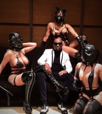 Floyd Mayweather sigue disfrutando de