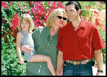 Postal familiar: Antonio, Melanie y